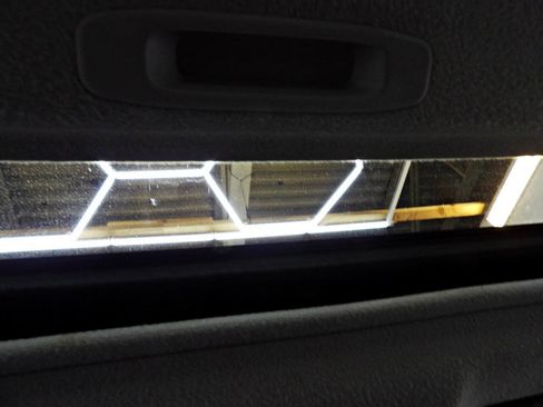 Used 2010 Toyota Camry XLE image 17