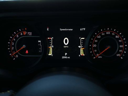 Used 2025 Jeep Gladiator Sport image 13