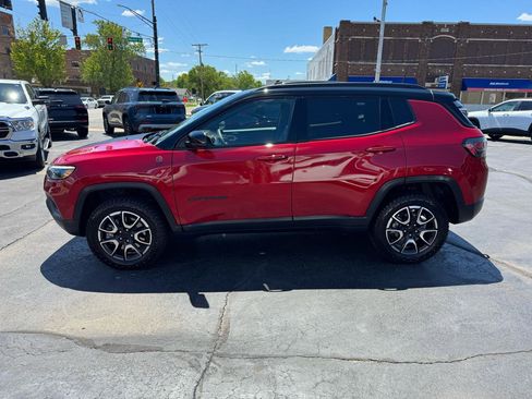 Used 2024 Jeep Compass Trailhawk w/ Trailhawk Elite Group AWD/4WD image 8