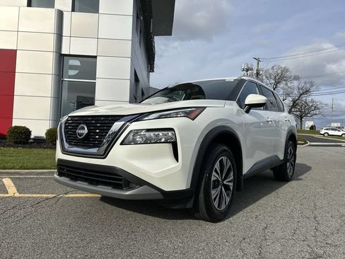 Certified 2023 Nissan Rogue SV w/ SV Premium B Package AWD/4WD image 2