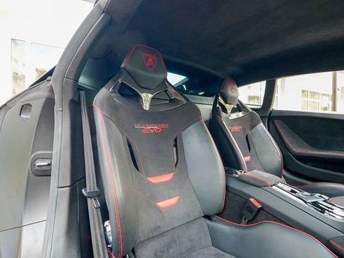 Used 2022 Lamborghini Huracan EVO image 81