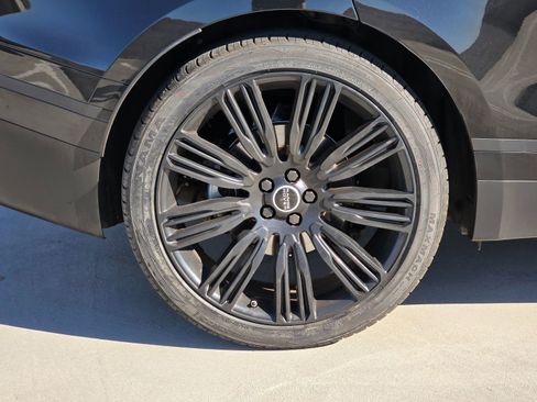 Used 2018 Land Rover Range Rover Velar S image 8