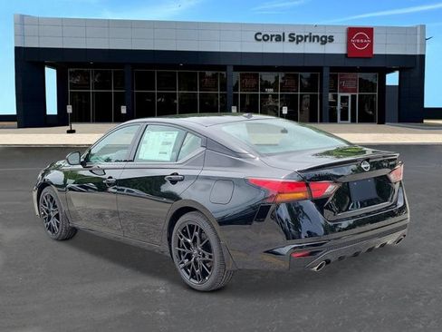 New 2026 Nissan Altima 2.5 SR w/ SR Midnight Edition Package FWD image 3