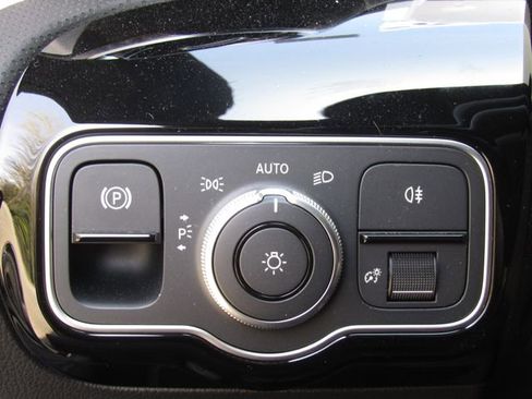 Used 2026 Mercedes-Benz CLA 250 4MATIC image 35