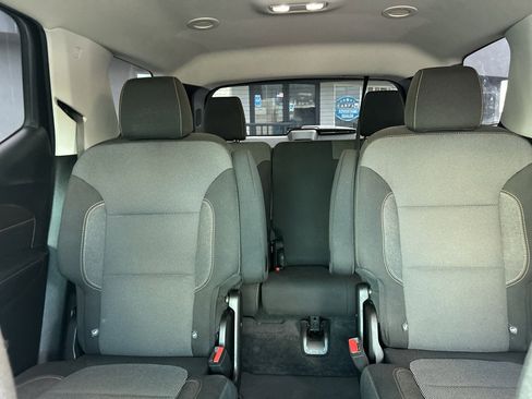 Used 2019 Chevrolet Traverse LT image 11