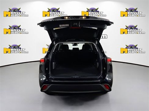 Used 2023 Toyota Highlander L image 25