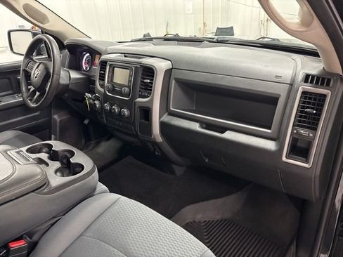 Used 2017 RAM 1500 Express AWD/4WD image 29