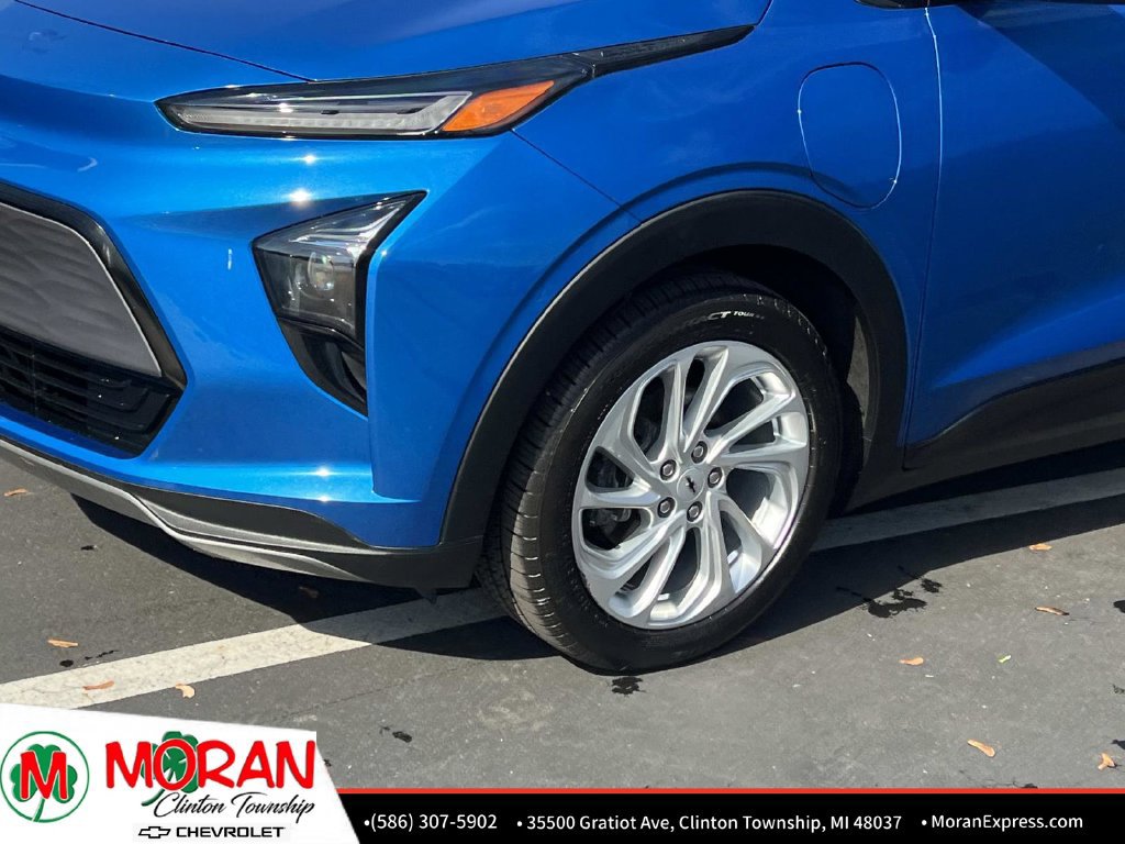Used 2023 Chevrolet Bolt EUV LT w/ Comfort Package FWD image 10