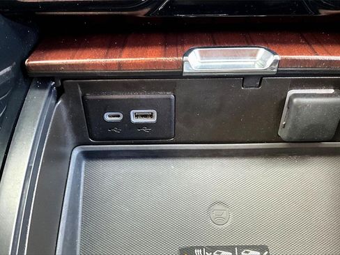 Used 2023 GMC Yukon XL Denali Ultimate image 33