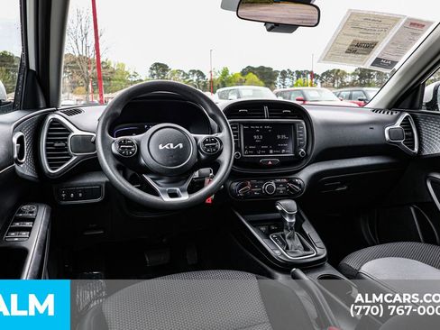 Used 2025 Kia Soul LX w/ LX Technology Package image 28