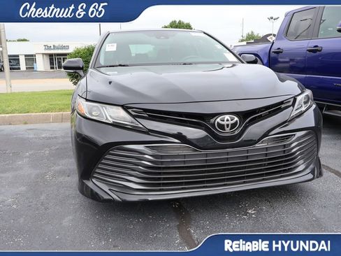 Used 2019 Toyota Camry LE w/ Convenience Package FWD image 2