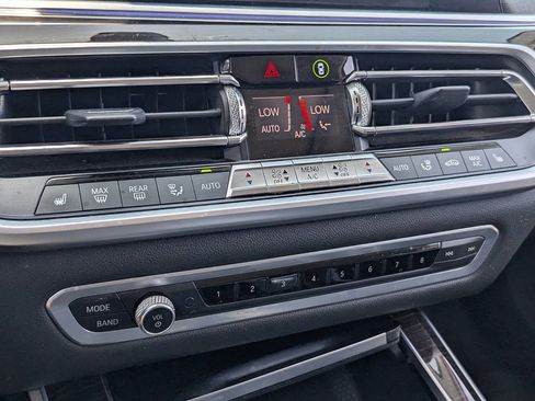 Used 2019 BMW X7 xDrive40i w/ Parking Assistance Package image 28