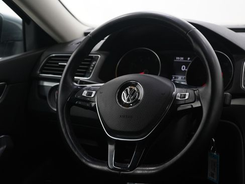 Used 2017 Volkswagen Passat 1.8T R-Line image 13