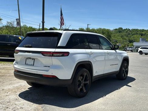 Certified 2023 Jeep Grand Cherokee Limited w/ Black Appearance Package AWD/4WD image 6