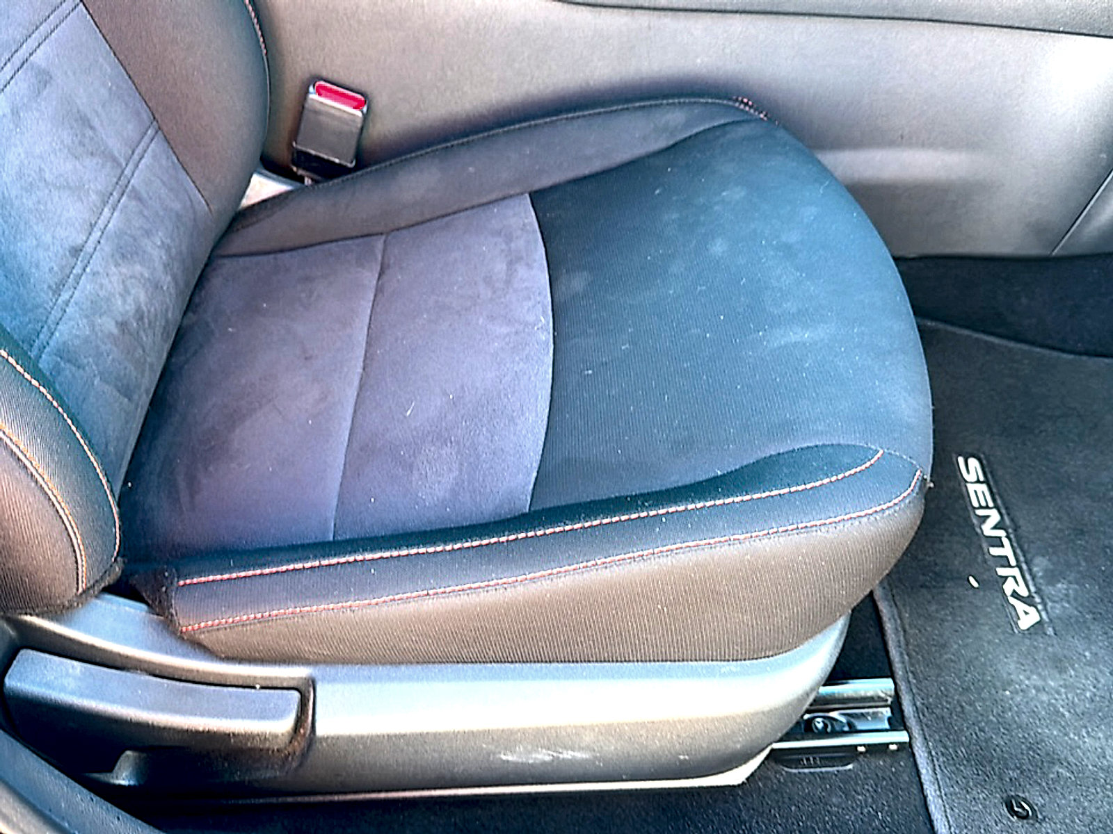 Used 2025 Nissan Sentra SR FWD image 26