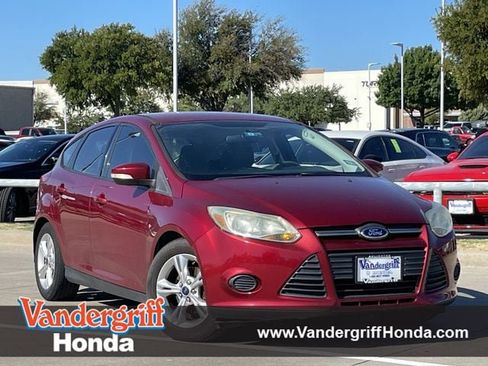 Used 2014 Ford Focus SE FWD image 1