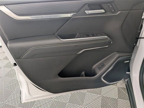 Certified 2025 GMC Acadia Elevation image 11