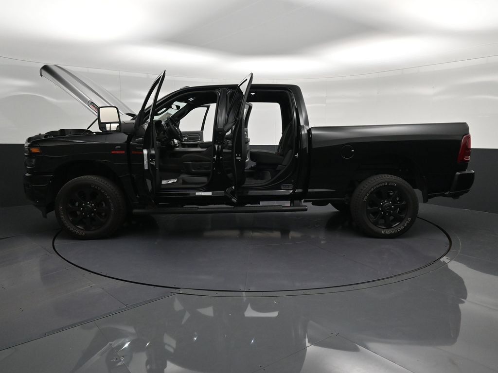 Used 2025 RAM 2500 Big Horn AWD/4WD image 38