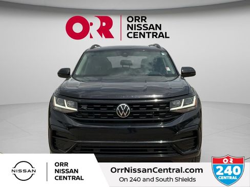 Used 2023 Volkswagen Atlas SEL R-Line AWD/4WD image 2