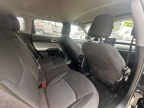 Used 2022 Jeep Compass Sport image 25