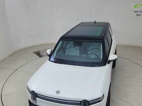 Used 2025 Rivian R1S Premium AWD/4WD image 82