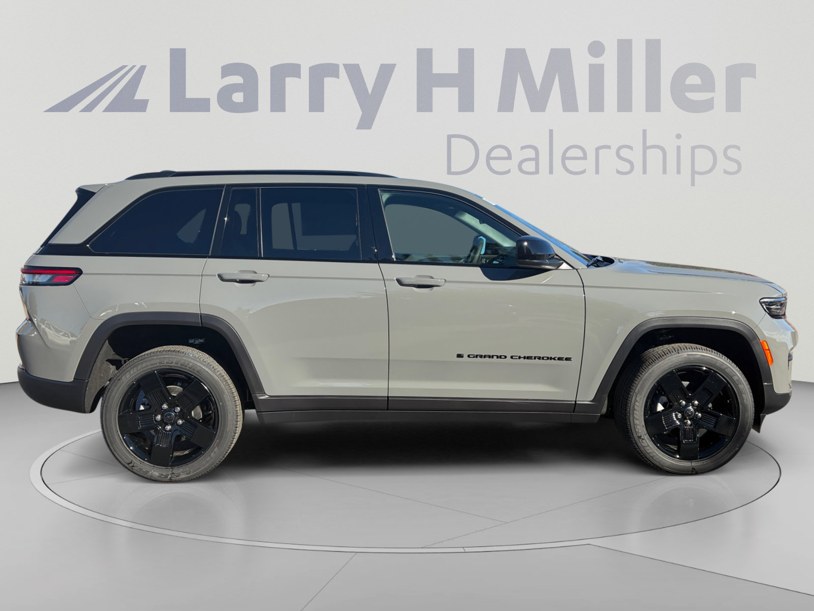 New 2027 Jeep Grand Cherokee Laredo X AWD/4WD image 6