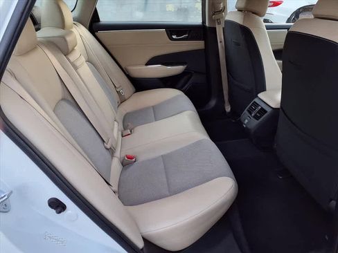 Used 2018 Honda Clarity Plug-In Hybrid image 12