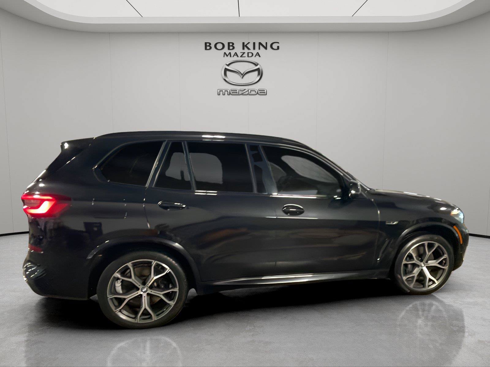 Used 2022 BMW X5 xDrive45e w/ M Sport Package AWD/4WD image 6