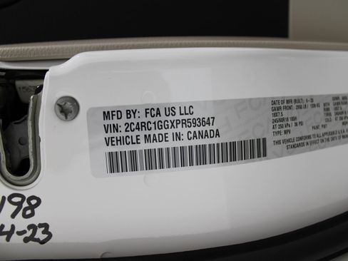 Used 2023 Chrysler Pacifica Limited FWD image 49
