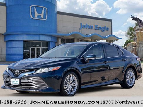 Used 2018 Toyota Camry L image 1