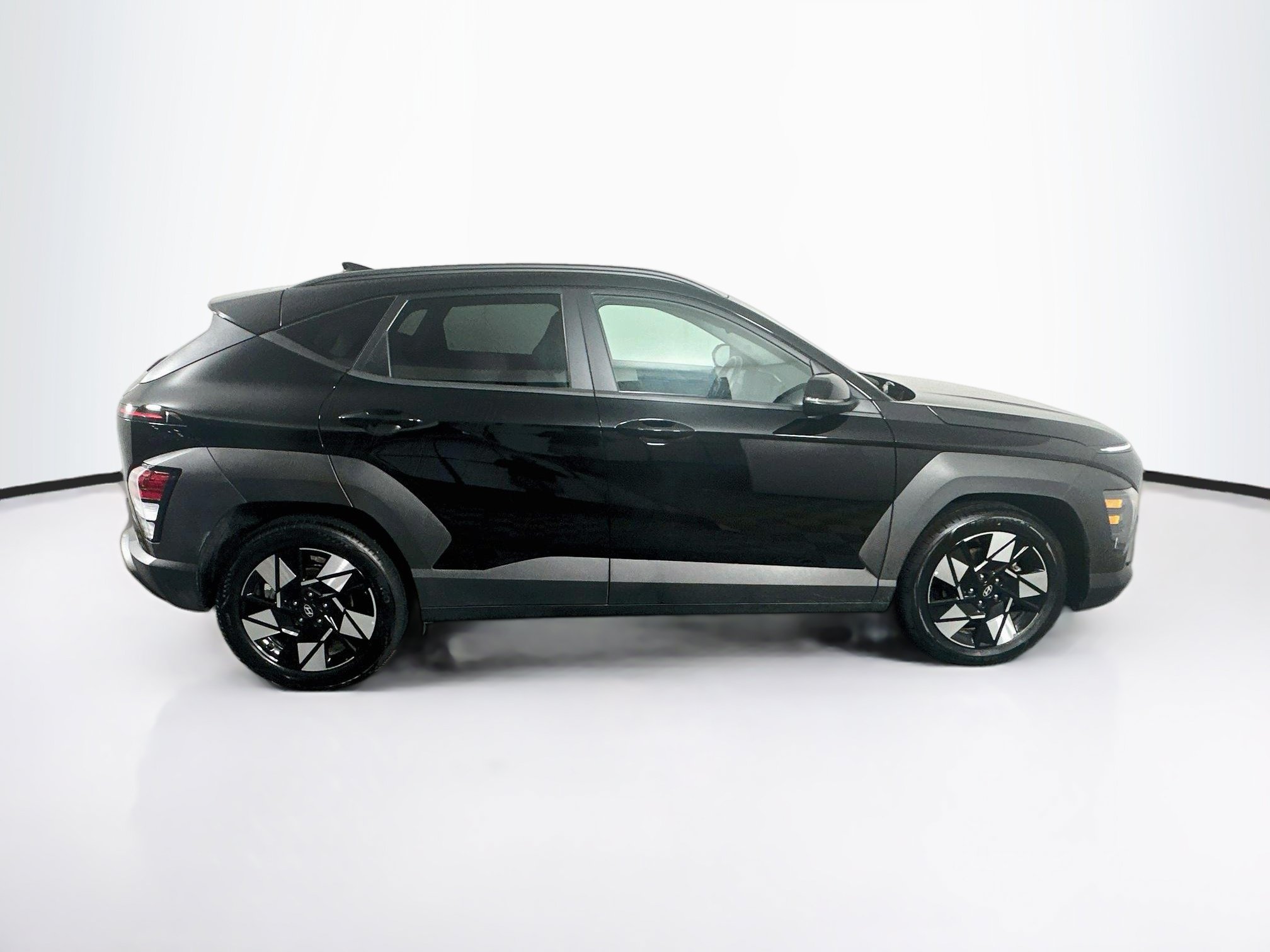 Used 2025 Hyundai Kona SEL FWD image 10