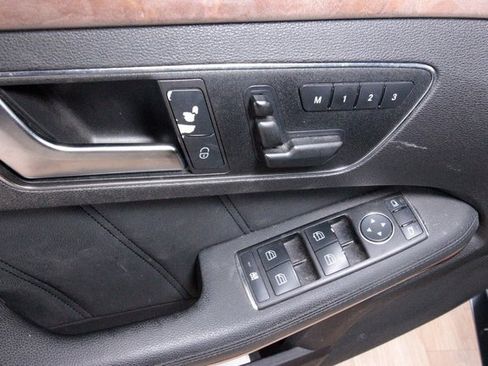 Used 2012 Mercedes-Benz E 350 4MATIC Sedan image 27