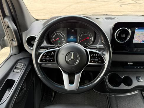 Used 2023 Mercedes-Benz Sprinter 2500 image 20