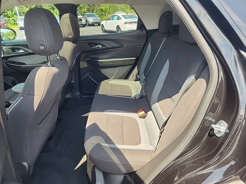 Used 2021 Chevrolet TrailBlazer LT w/ Sun and Liftgate Package FWD image 33