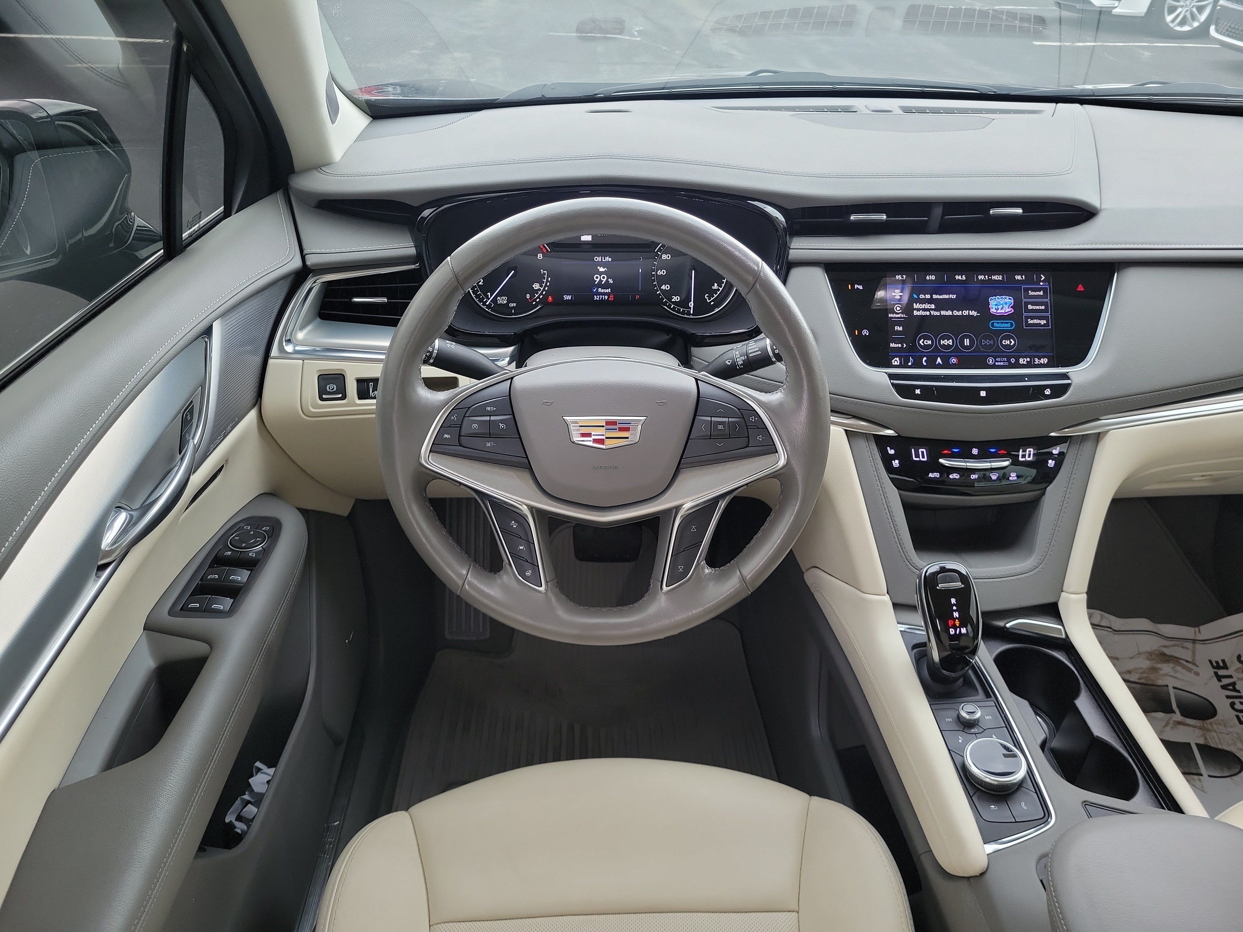 Used 2021 Cadillac XT5 Premium Luxury FWD image 11