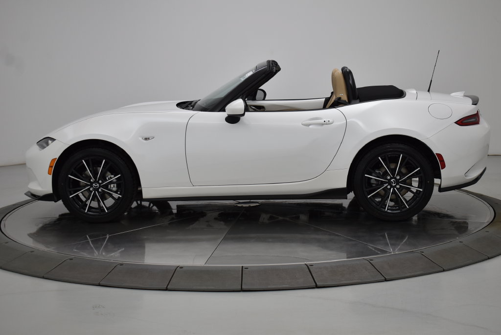 Used 2025 MAZDA MX-5 Miata Grand Touring w/ Appearance Package RWD image 14