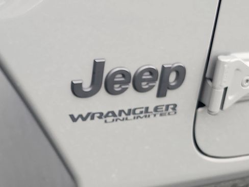 Used 2022 Jeep Wrangler Unlimited Sport image 20