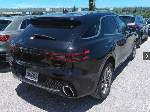 Used 2025 Genesis GV70 2.5T AWD/4WD image 2