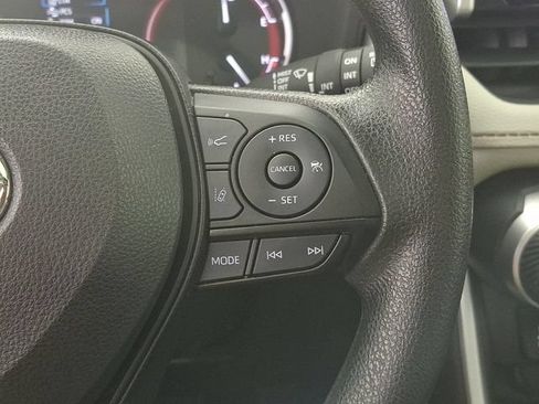 Used 2025 Toyota RAV4 XLE FWD image 29