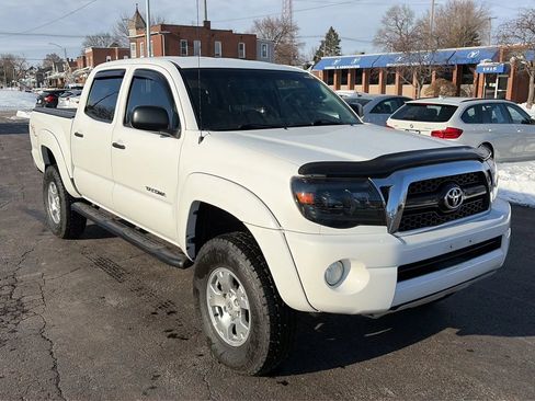 Used 2011 Toyota Tacoma 4x4 Double Cab image 3