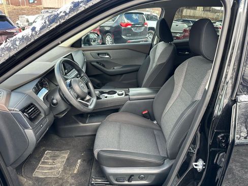 Used 2021 Nissan Rogue SV image 11