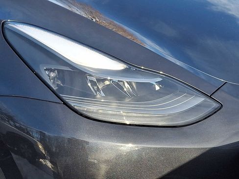 Used 2024 Tesla Model Y Long Range image 7