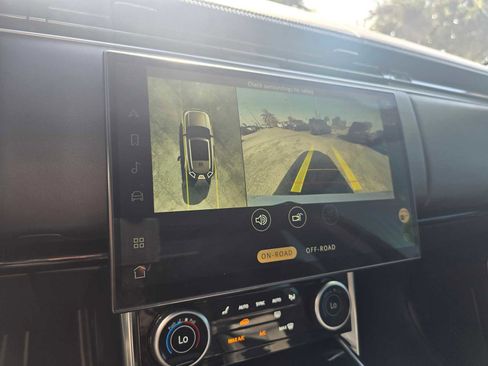 Used 2022 Land Rover Range Rover SE image 30