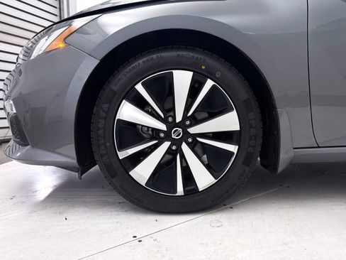 Used 2021 Nissan Altima 2.5 SV w/ SV Premium Package FWD image 13