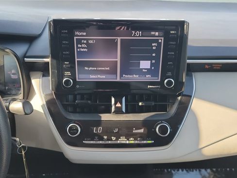 Used 2022 Toyota Corolla LE FWD image 14