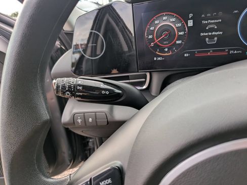 Used 2024 Hyundai Elantra SEL FWD image 29