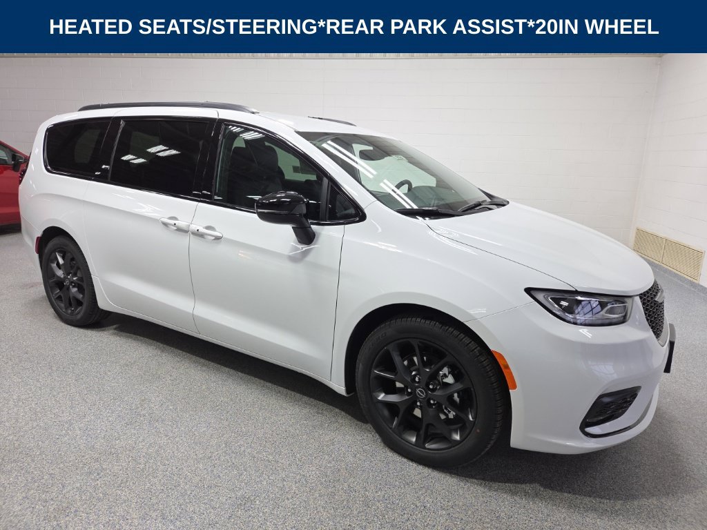 New 2026 Chrysler Pacifica Select w/ S Appearance Package FWD image 1