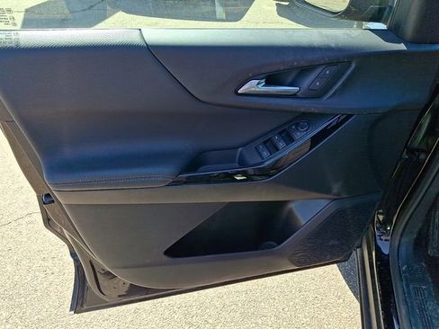 Used 2025 Chevrolet Equinox LT FWD image 8