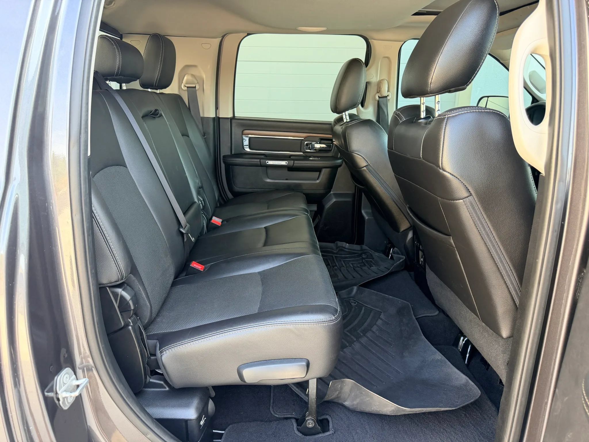 Used 2016 RAM 2500 Laramie w/ Convenience Group AWD/4WD image 13