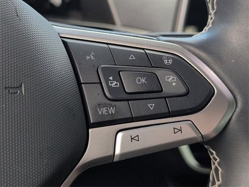 Used 2024 Volkswagen Atlas Cross Sport SE image 20